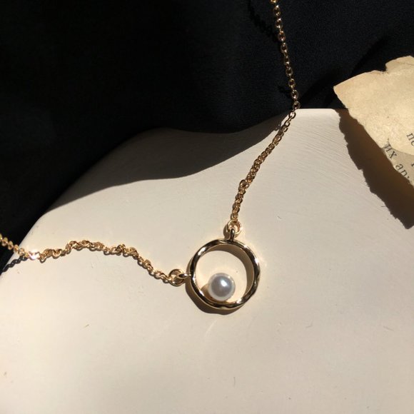 Myth X Dream Jewelry - Minimalistic Pearl Golden Circle Necklace